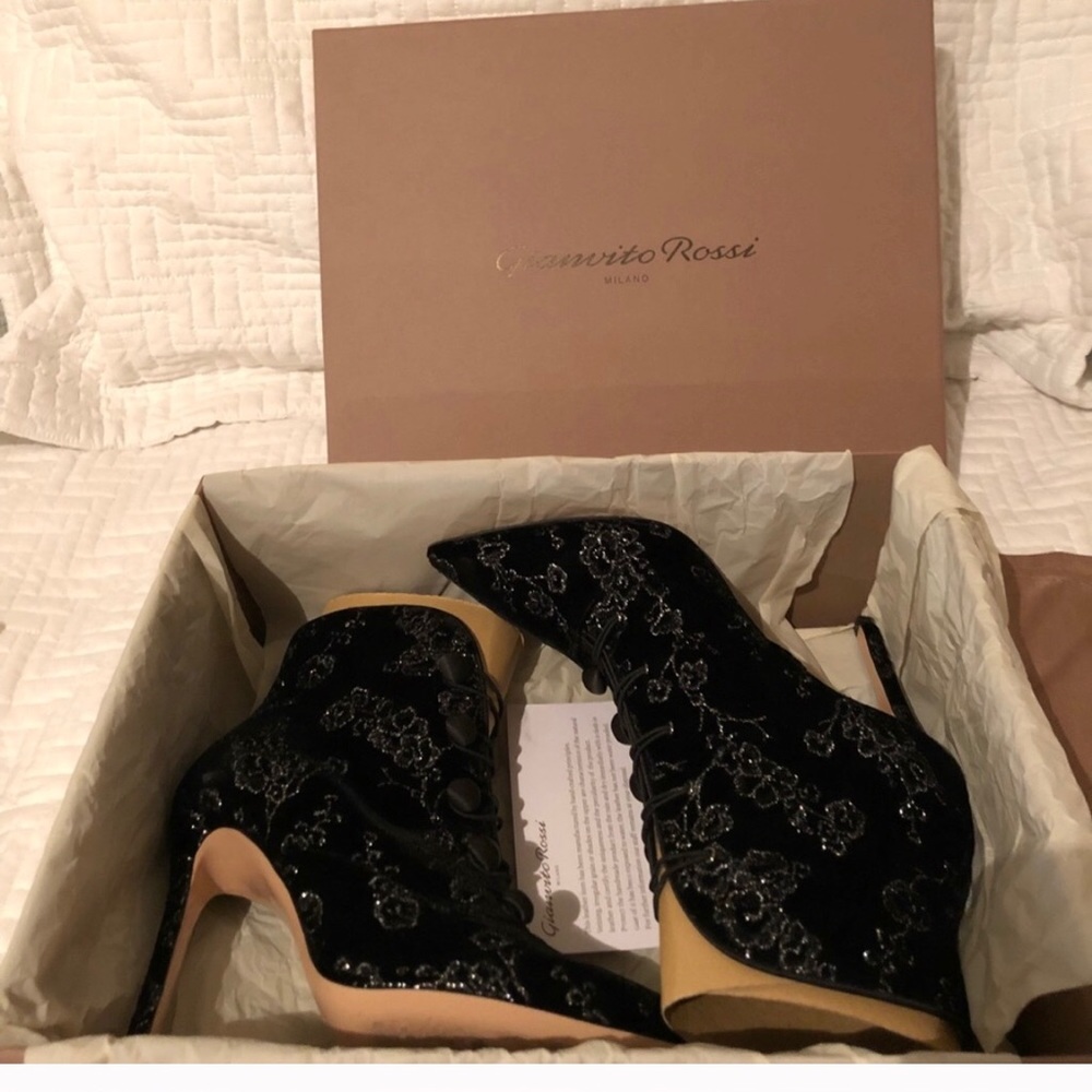 Gianvito Rossi Empress Bootie Shanghai Black (6.5)